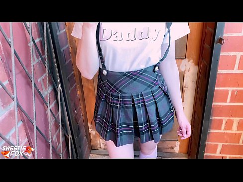 ❤️ ʻO ke kaikamahine kula e ʻū hohonu i kāna dick a hoʻopaʻa ʻia ma mua o nā papa. Porn video iā mākou haw.xxxomg.ru