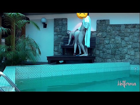 ❤️ Kāhea ʻo Boss i ke kaikamahine i ka loko wai, akā ʻaʻole hiki iā ia ke pale i ka wela Porn video iā mākou haw.xxxomg.ru